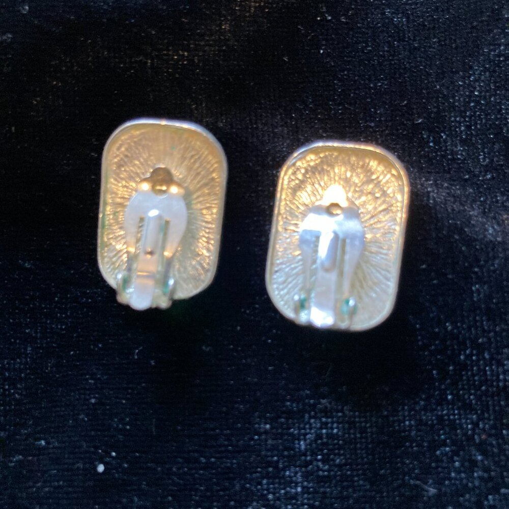 VTG Black and Silver Tone Enamel Clip on EARRINGS 7/8" tall 3/4" wide. - Picture 2 of 2